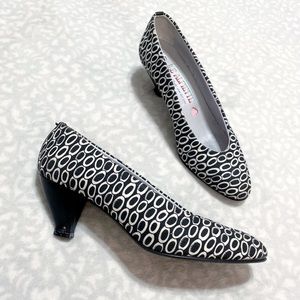 Vintage 80s Pumps Le Alfiette Pop Art Black White Print Italian Low Heel